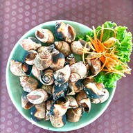 ร้านอาหารลานแลเล แอนด์แคมป์ปิ้ง ผาแดง หาดทรายรี