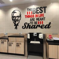 Atmosphere of KFC Bangchak Rangsit Klong 1