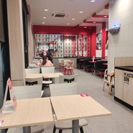 Atmosphere of KFC Bangchak Rangsit Klong 1