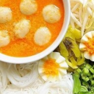 อาหารจานด่วนขนมจีนน้ำยารสเด็ด  ร้านน้องตุลย์