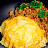 กะเพรา. ลูกชิ้นปิ้ง. นายท็อป 🍢🍢