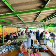 ครัวคุณนาย ก๋วยเตี๋ยวไก่มะระ กะเพราถาดยักษ์ ครัวคุณนาย