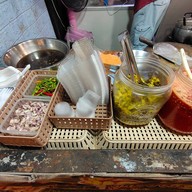 บรรยากาศ ข้าวคลุกน้ำพริก&ข้าวขาหมู&ข้าวไข่เจียว&ข้าวปลาแกะและขนมหวานร้านสองวา ตลาดโรงสี