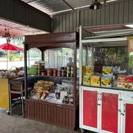 โกด้วงหมูย่างตรัง (ร้านของฝาก) สี่แยกอันดามัน
