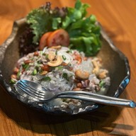 Welovewine - อาหารไทยพื้นบ้าน จีน ญี่ปุ่น ยุโรป ครบจบที่เดียว