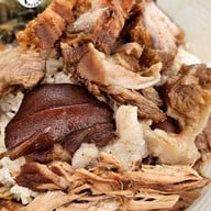 เมนูของร้าน แม่ตุ๊ ข้าวขาหมู​ ก๋วยจั๊บน้ำข้น​ เชลล์ชวนชิม