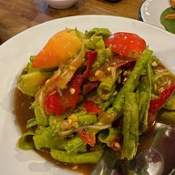 แคมป์อีสาน -