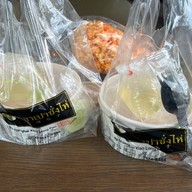 ซั่งไห่เสี่ยวหลงเปา(ข้าวมันไก่ซั่งไห่) ติดถนนก่อนถึงตลาดบองมาร์เช่