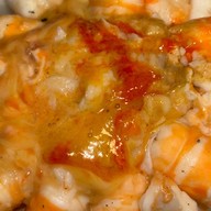 ข้าวหน้ากุ้งแกะ กุ้งแช่น้ำปลา ไก่ทอด  by.กิ๋นข้าวลำ