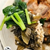 เมนูของร้าน แม่ตุ๊ ข้าวขาหมู​ ก๋วยจั๊บน้ำข้น​ เชลล์ชวนชิม