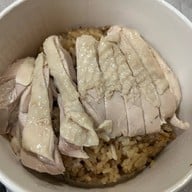 ซั่งไห่เสี่ยวหลงเปา(ข้าวมันไก่ซั่งไห่) ติดถนนก่อนถึงตลาดบองมาร์เช่