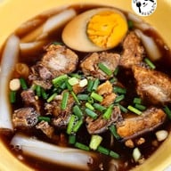 เมนูของร้าน แม่ตุ๊ ข้าวขาหมู​ ก๋วยจั๊บน้ำข้น​ เชลล์ชวนชิม