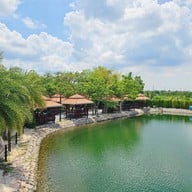 100ไร่ คาเฟ่ & ร้านอาหาร
