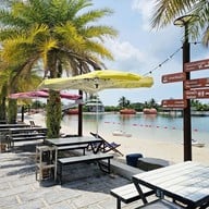 100ไร่ คาเฟ่ & ร้านอาหาร