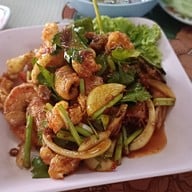 เมนูของร้าน ครัวเคียงน้ำ