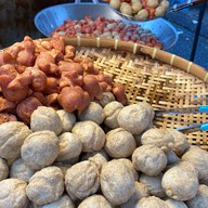 บิ๊กลูกชิ้นปลาระเบิด ตลาดบางซ่อน
