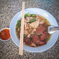 ต้มเลือดหมูนายแม็ค