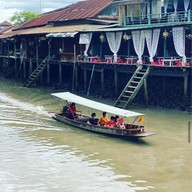 ร้านบ้านรักอัมพวา