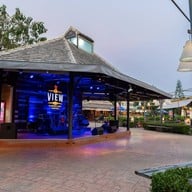 บรรยากาศ The View Village Restaurant & Karaoke แม่เหียะ