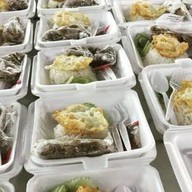 ข้าวกล่อง น้ำส้มคั้นสด กาญจนา (บางสะพาน)