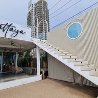 หน้าร้าน Summer House Cafe x Beach Club Pattaya