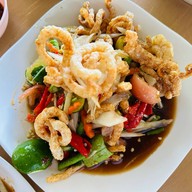 ต้มไก่บ้าน 3 พี่น้อง