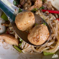 ต้อย ก๋วยเตี๋ยวเรือ (วัดมะกอก)