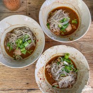 ต้อย ก๋วยเตี๋ยวเรือ (วัดมะกอก)