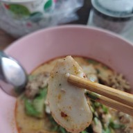 เมนูของร้าน นาจา ก๋วยเตี๋ยวต้มยำปลา ข้าวมันปลา