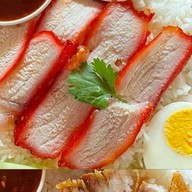 ร้านป้าแดงข้าวหมูแดง หมูกรอบ