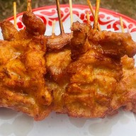 🌈“หมูทอดอินดี้(เสียบไม้)“🌸กาดประตูเชียงใหม่ หนองหอย