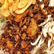 Longduu-หมี่ไก่ฉีกข้าวตามสั่งหน้าล้น