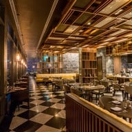 หน้าร้าน Elementi Rooftop Restaurant & Bar โรงแรม ฮอลิเดย์ อินน์ แอนด์ สวีท ระยอง