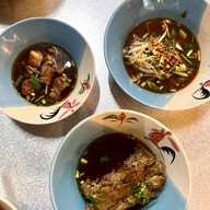 ก๋วยเตี๋ยวเที่ยงคืน  ปากเกร็ด