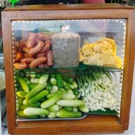 ปอเปี๊ยะสดพันท้าย