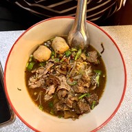 ก๋วยเตี๋ยวเที่ยงคืน  ปากเกร็ด