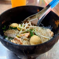 เมนูของร้าน เจ้เล็ก ก๋วยเตี๋ยว กะลา