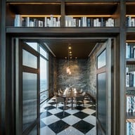 หน้าร้าน Elementi Rooftop Restaurant & Bar โรงแรม ฮอลิเดย์ อินน์ แอนด์ สวีท ระยอง