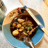 ก๋วยเตี๋ยวเที่ยงคืน  ปากเกร็ด