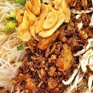 Longduu-หมี่ไก่ฉีกข้าวตามสั่งหน้าล้น