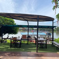 โรงแรมเจ้าพระยาธาราริเวอร์ไซด์