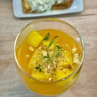 บ้านนม คาเฟ่ สันติธรรม