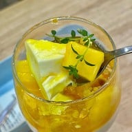 บ้านนม คาเฟ่ สันติธรรม