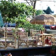 ร้านอาหารบ้านสุดซอย BAANSOODSOI RESTAURANT