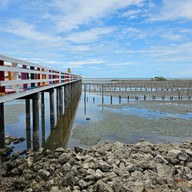 สะพานสายรุ้ง​ บ้านกาหลง