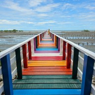 สะพานสายรุ้ง​ บ้านกาหลง