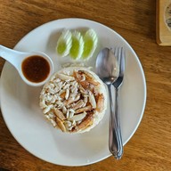 B'bua cafe Sriracha