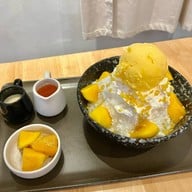 บ้านนม คาเฟ่ สันติธรรม