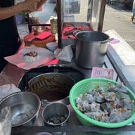 ข้าวหมูแดงสนามหลวง
