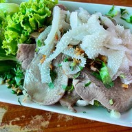 ก๋วยเตี๋ยวลิ้นวัว คุณเปิ้ล หลังวัดใหญ่ เจ้าเก่า เจ้าเดิม เจ้าแรก - แยก X-Ray -